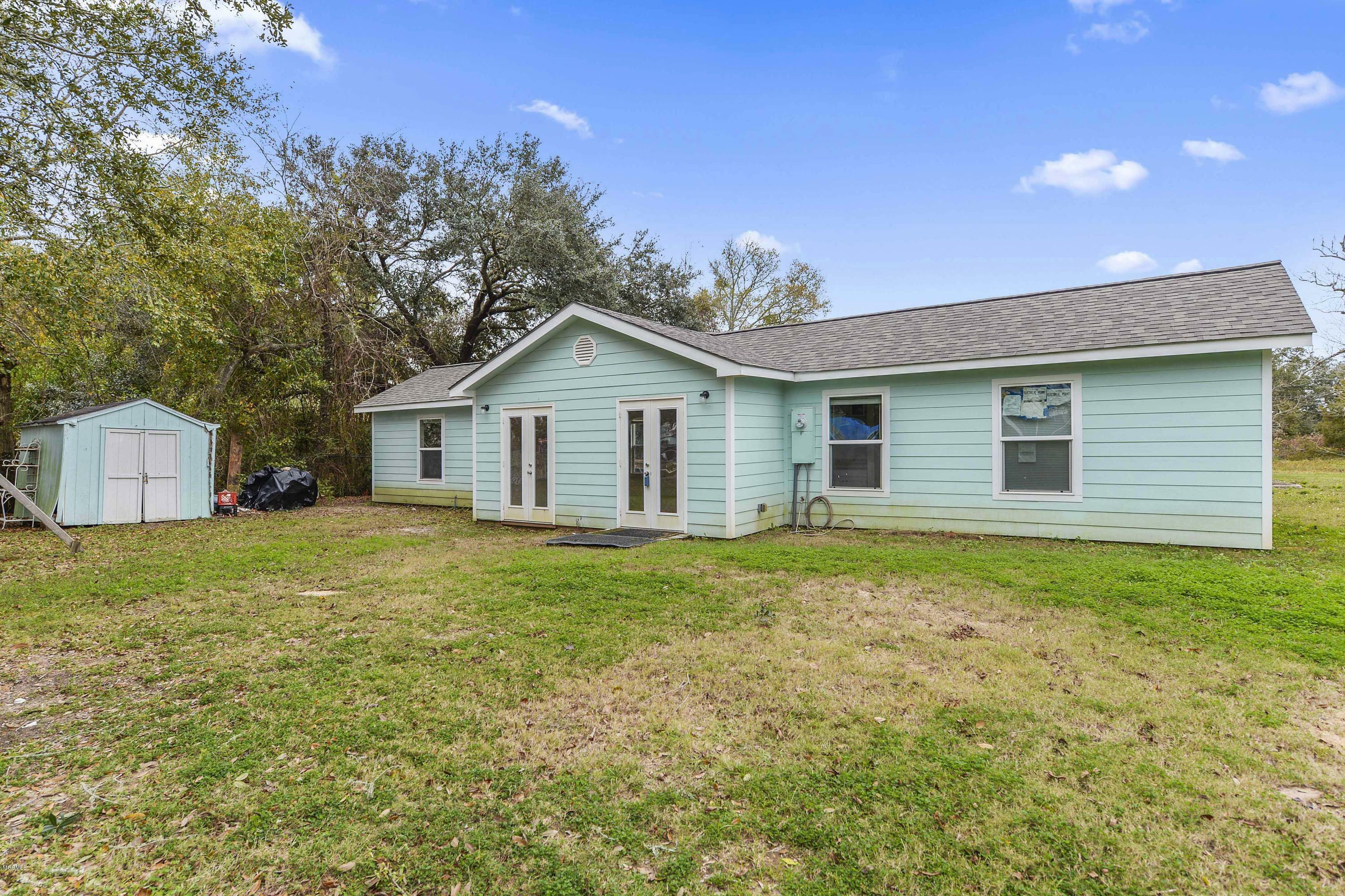 212 Caron Lane  Bay Saint Louis MS 39520 photo