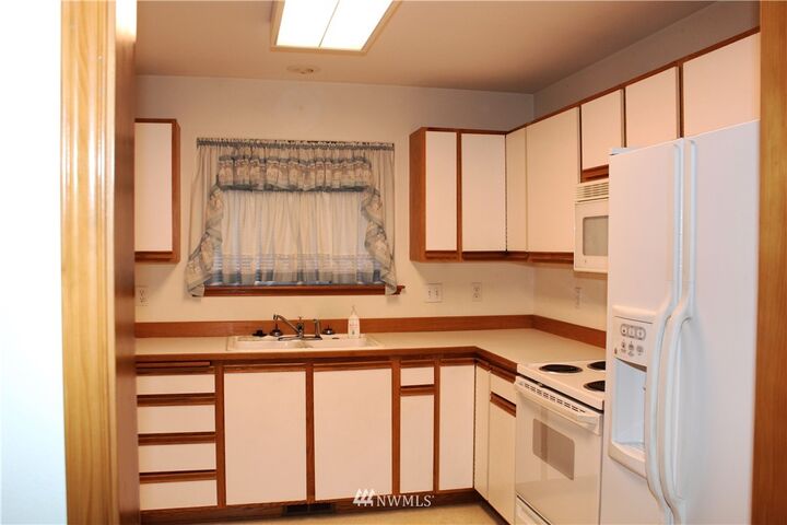 Property Photo:  808 Poplar Avenue  WA 98801 