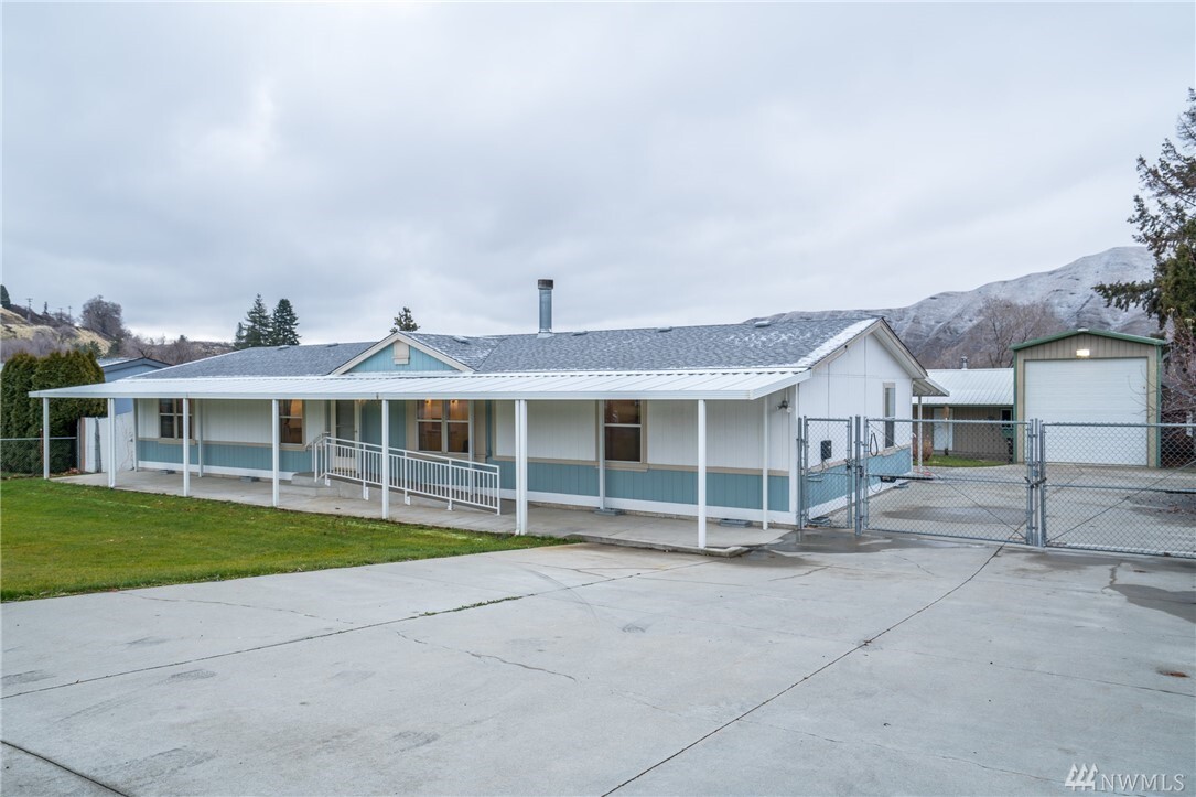 Property Photo:  1563 Tybeau Rd  WA 98801 