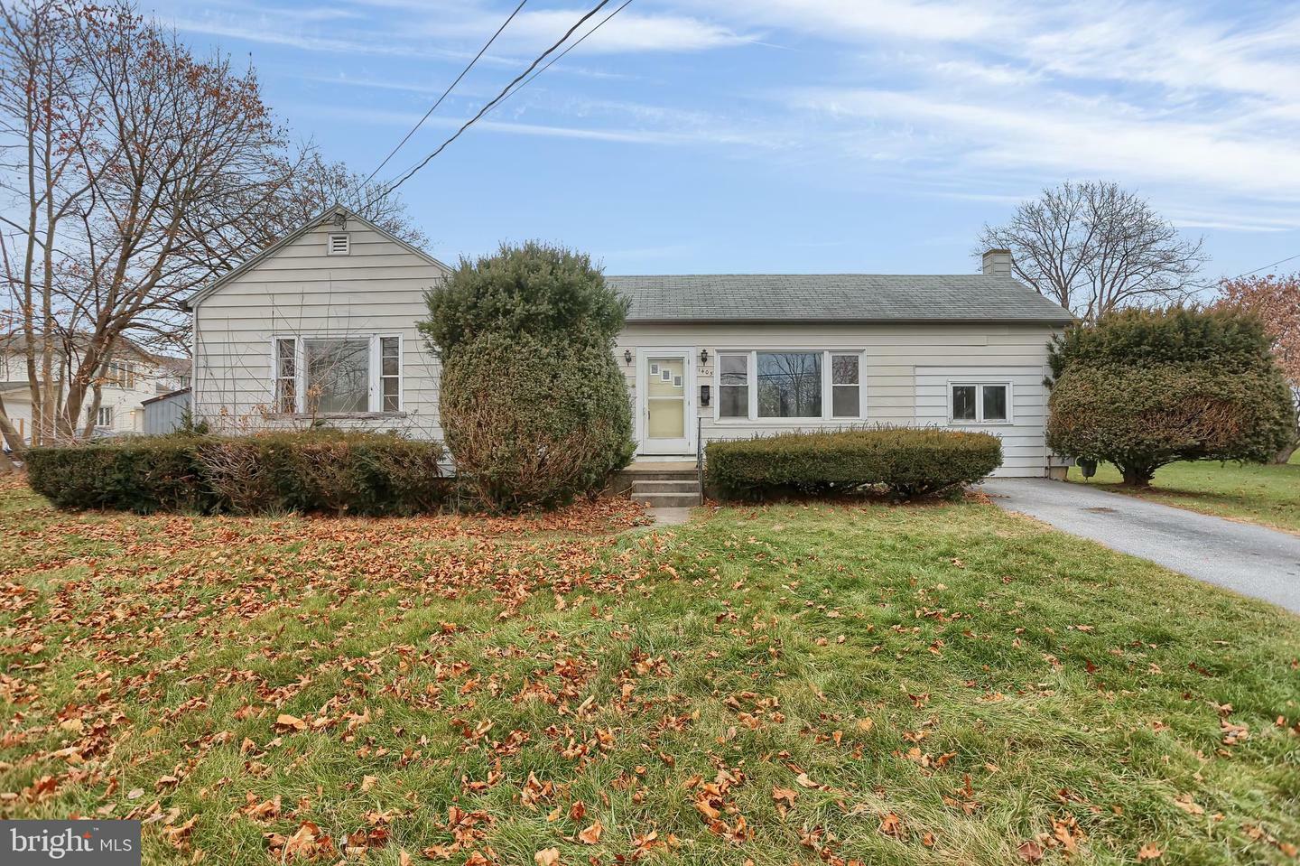 Property Photo: 1405 E Caracas Avenue PA 17033