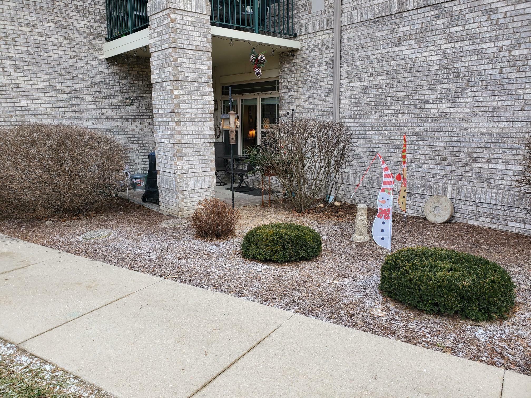 Property Photo:  480 N Silverbrook Dr 102  WI 53090 