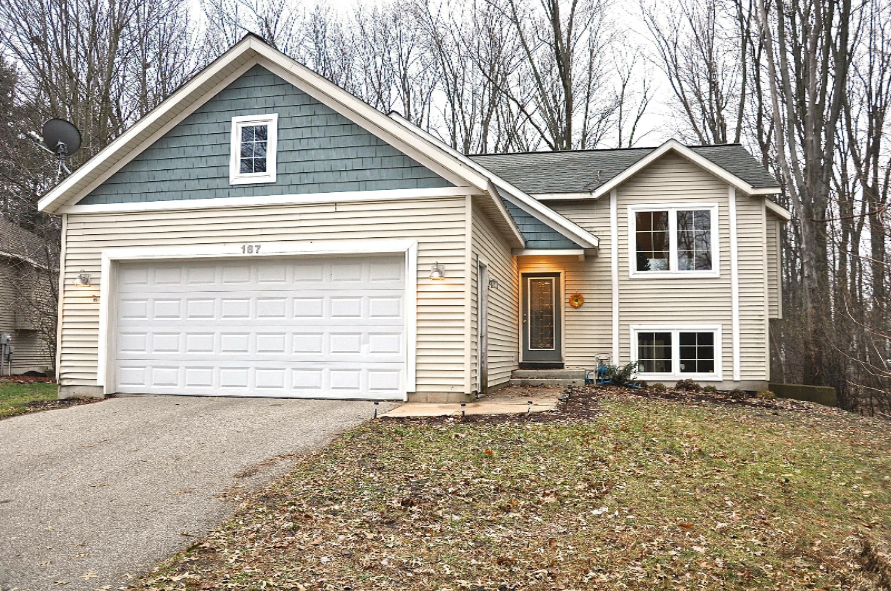 Property Photo:  167 James Street  MI 49424 