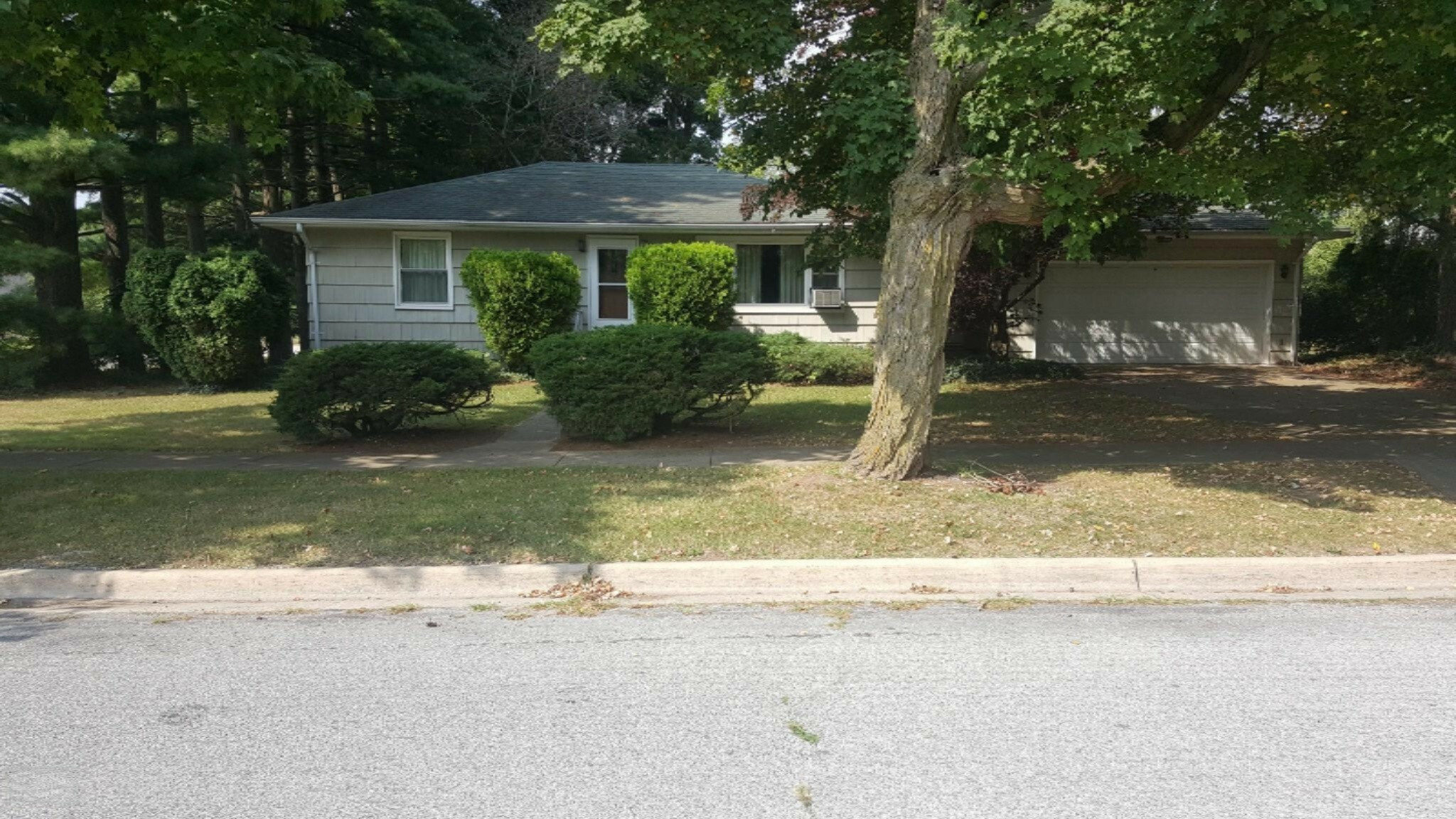 Property Photo:  522 Liberty Avenue  MI 49107 