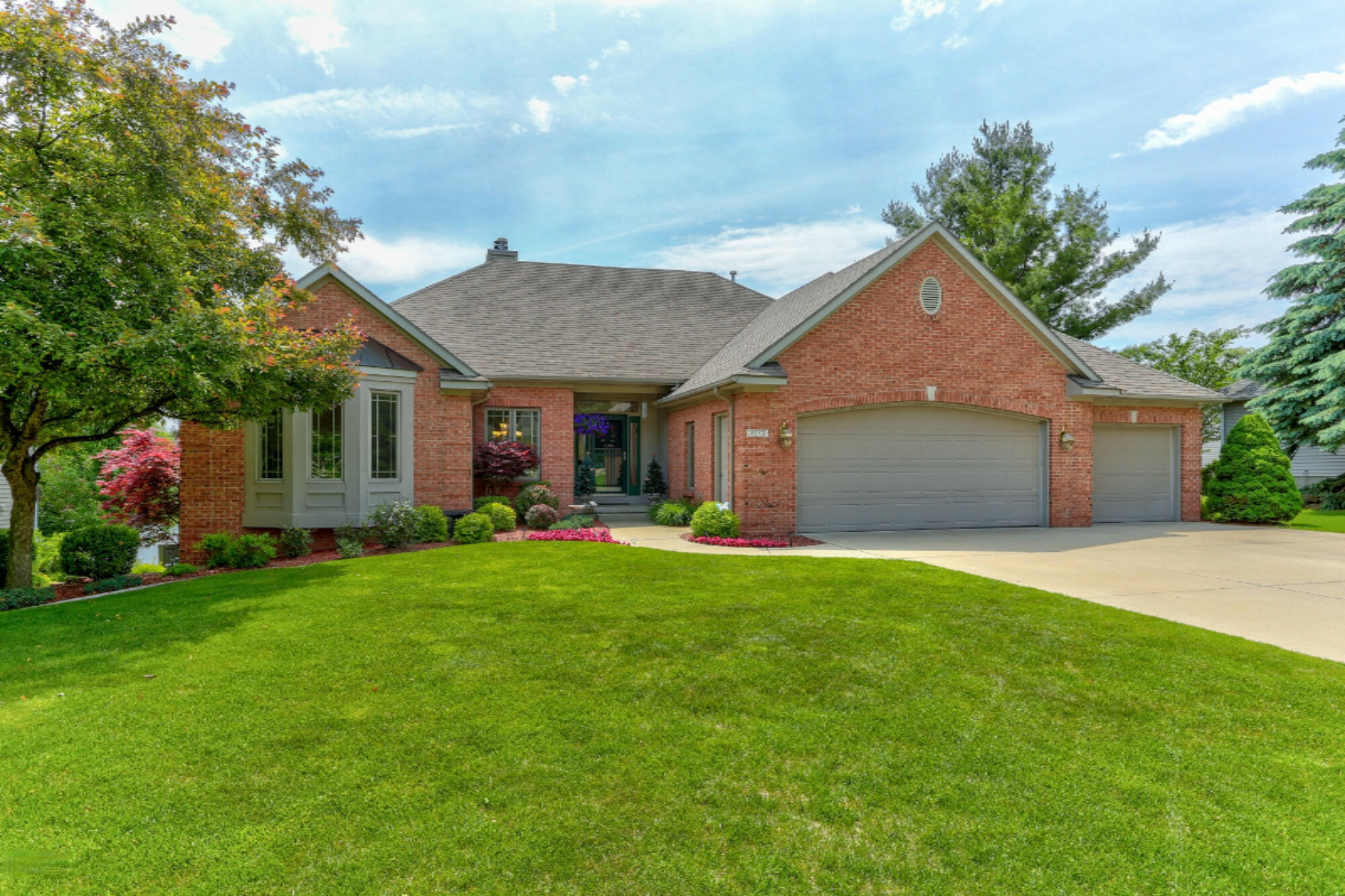 Property Photo: 4543 Hidden Ridge Drive MI 49426