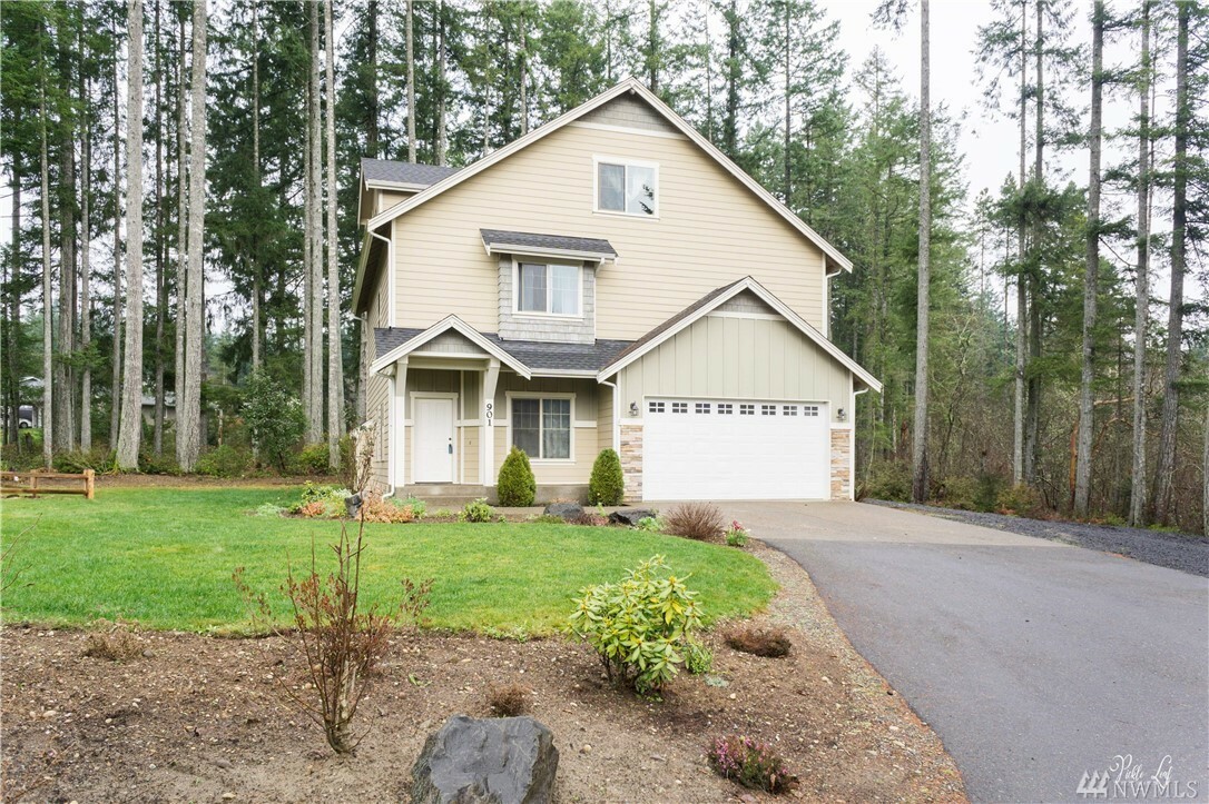 Property Photo:  901 SW Norpoint Ct  WA 98367 