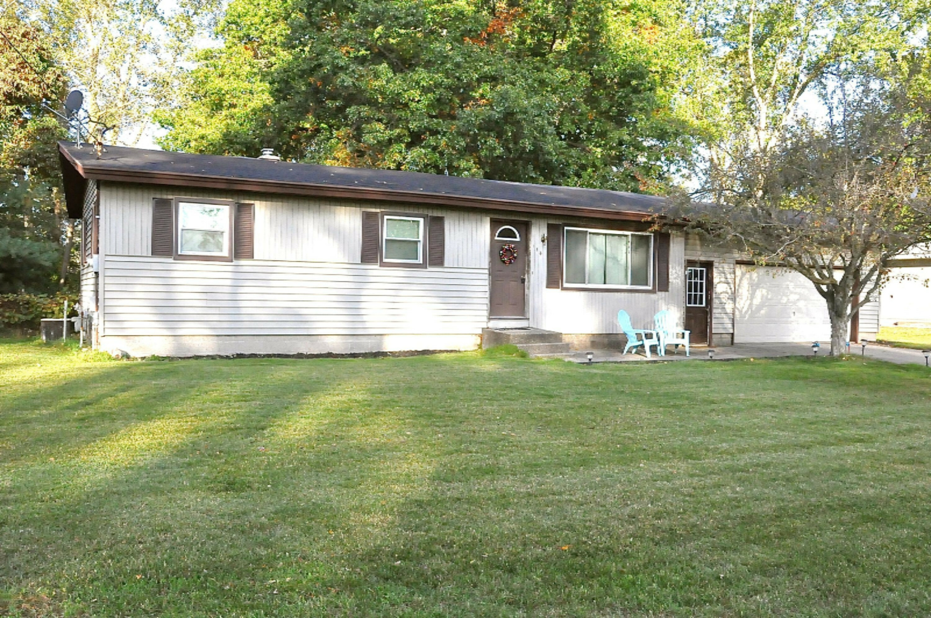 Property Photo:  114 N Division Avenue  MI 49424 