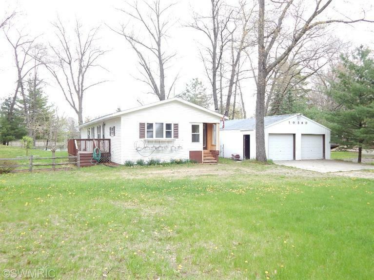 Property Photo:  10560 Bertha Drive  MI 49347 