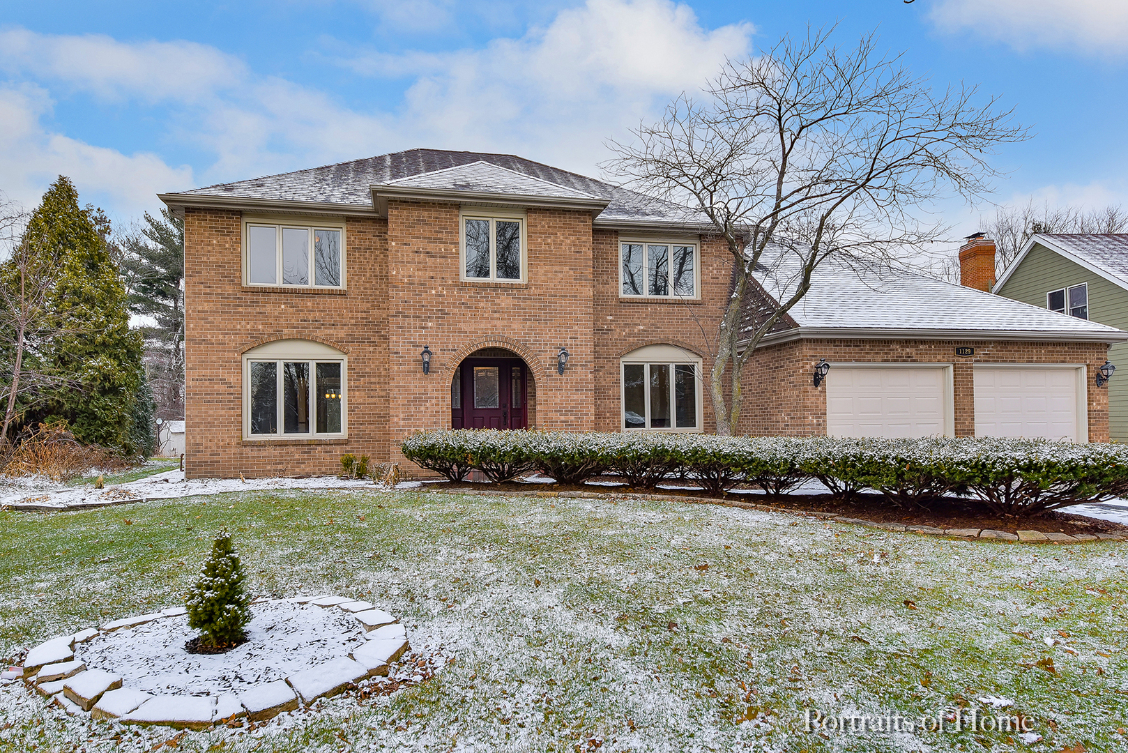 Property Photo: 1129 Kenilworth Circle IL 60540