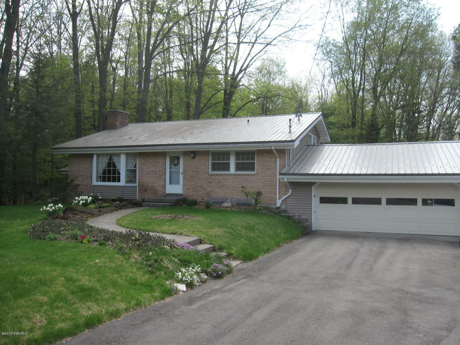 Property Photo:  921 Hillcrest Avenue  MI 49412 