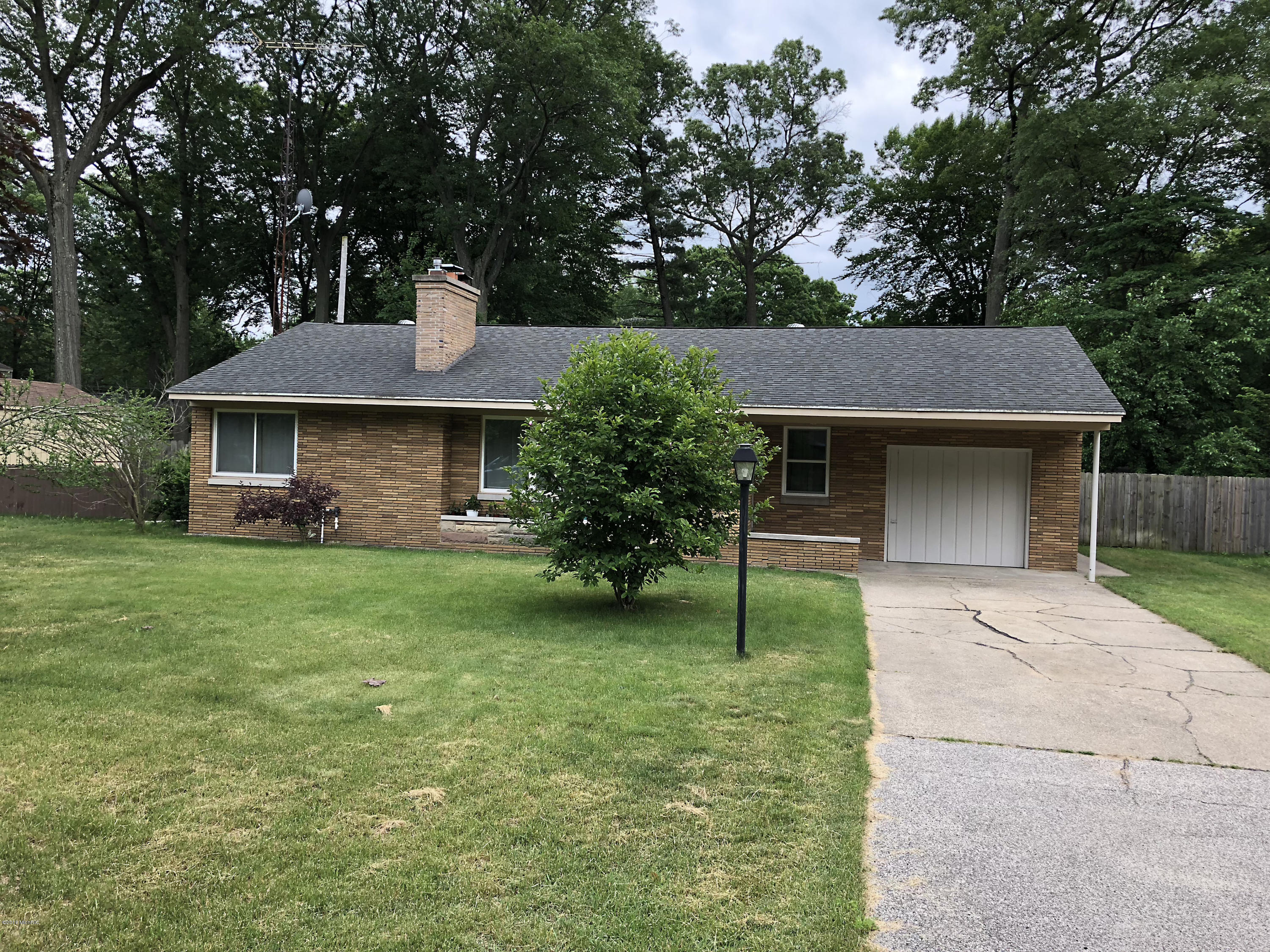 Property Photo: 559 Wendover Boulevard MI 49441