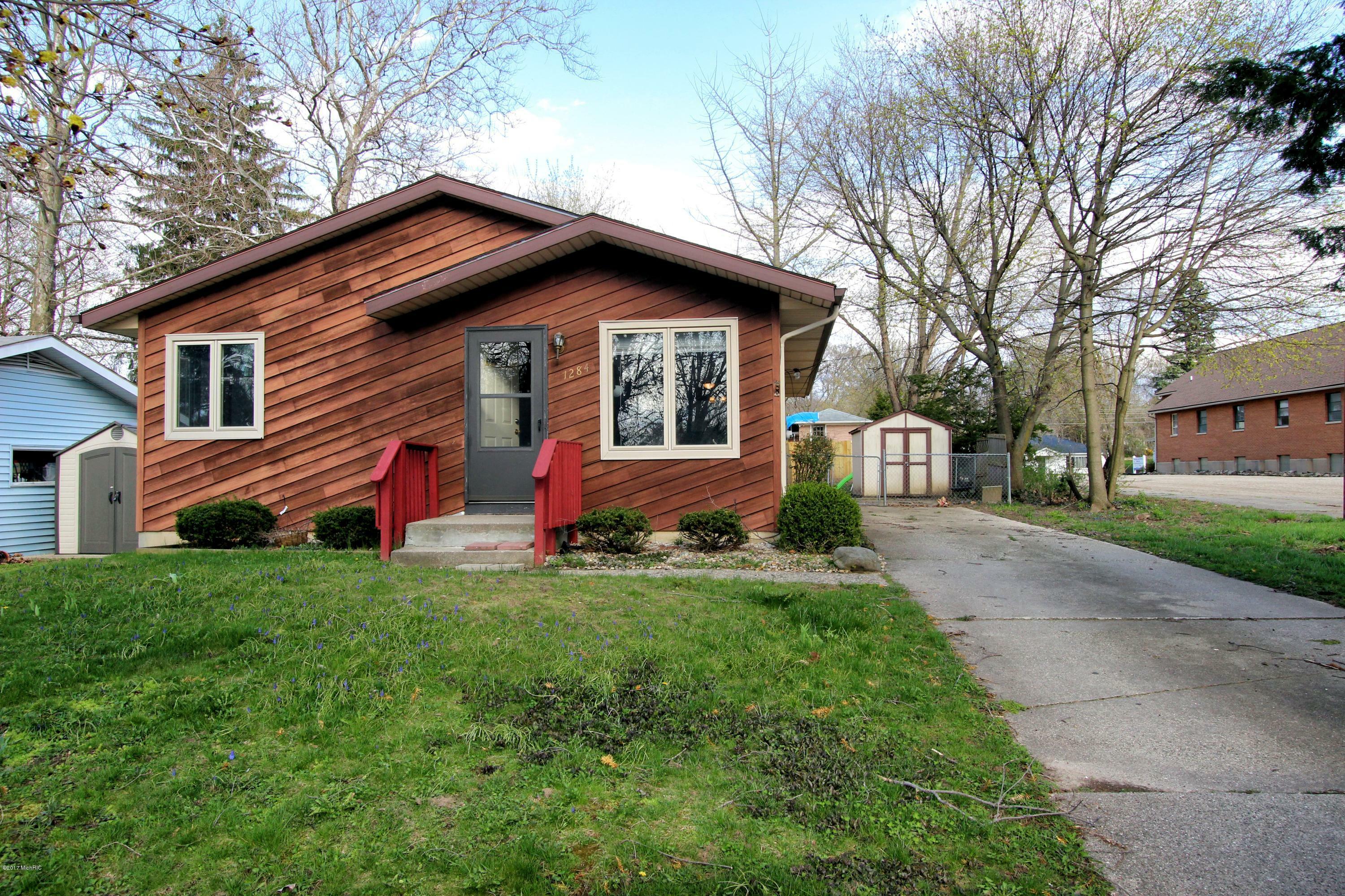 Property Photo:  1284 Lancaster Avenue NW  MI 49504 