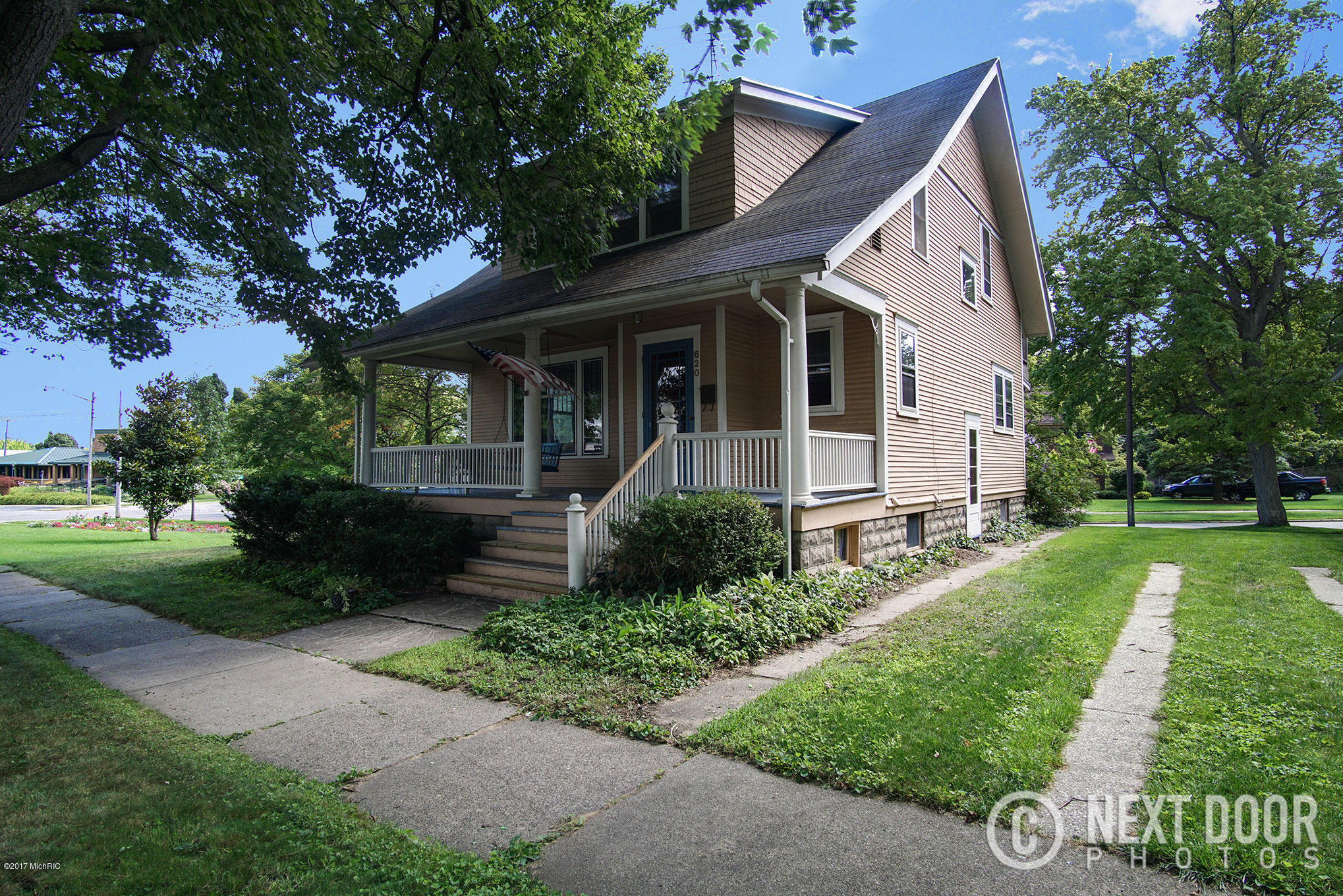 Property Photo: 620 Lafayette Avenue MI 49417