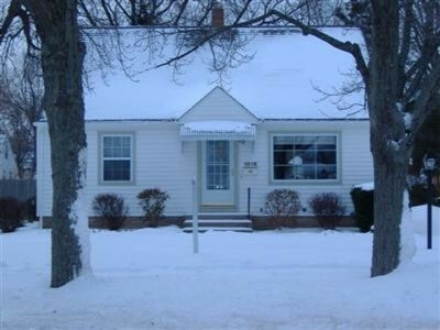 Property Photo:  1018 Grant Avenue  MI 49417 