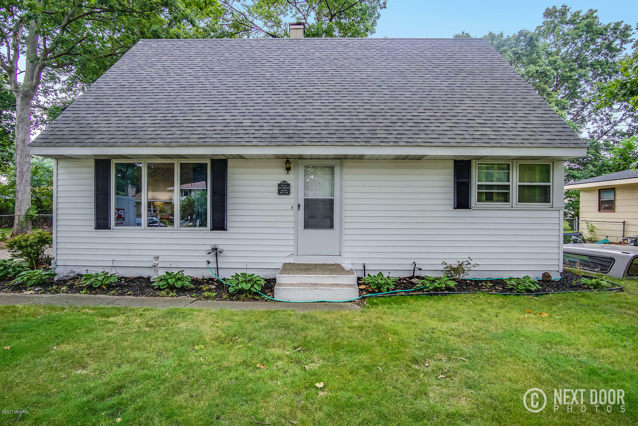 Property Photo:  3040 Wellwood Street  MI 49441 