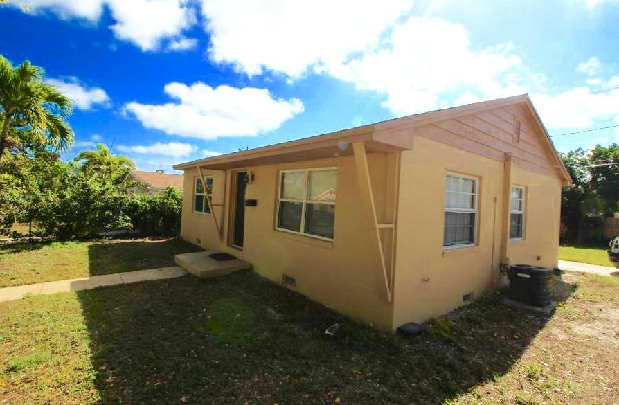 Property Photo:  850 30th Street  FL 33407 