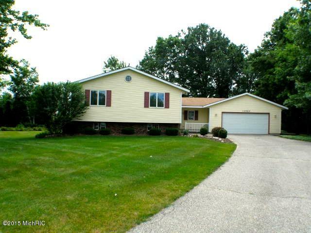 Property Photo: 12964 N Bellwood Street MI 49424