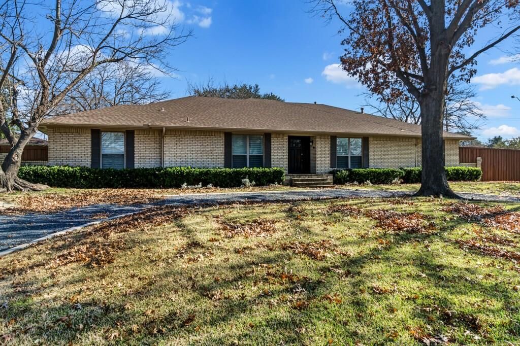Property Photo: 14108 Edgecrest Drive TX 75254