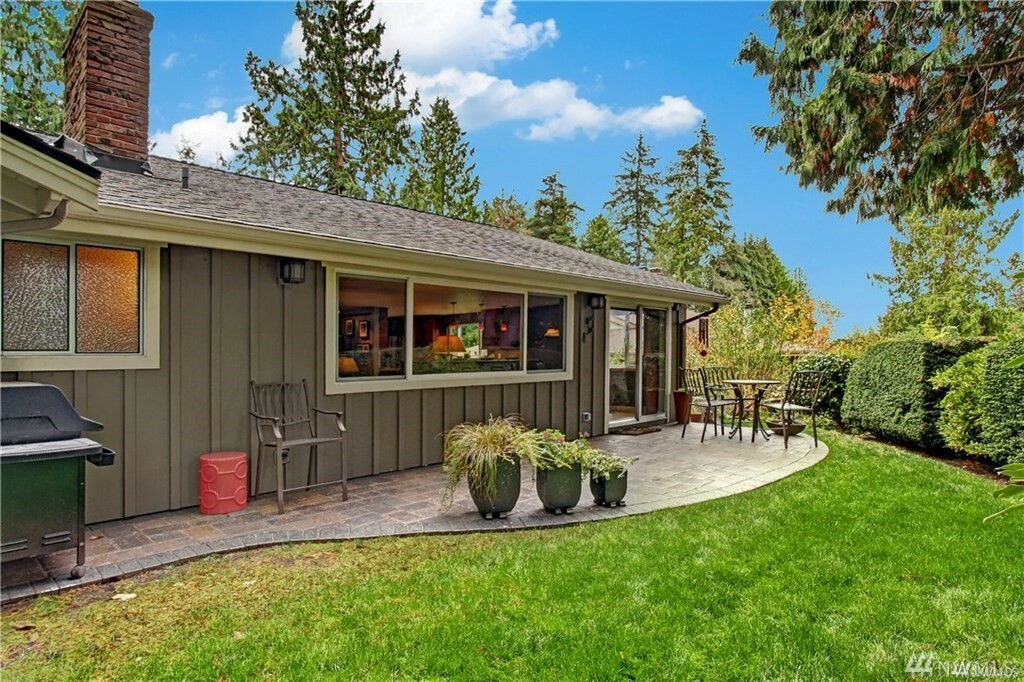 Property Photo:  8827 184th St SW  WA 98026 