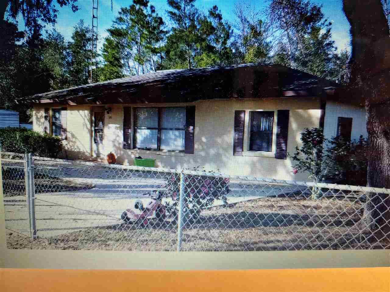 Property Photo:  100 Jean St  FL 32148 