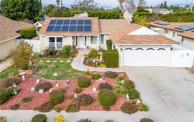 Property Photo:  19005 Sylvan Street  CA 91335 