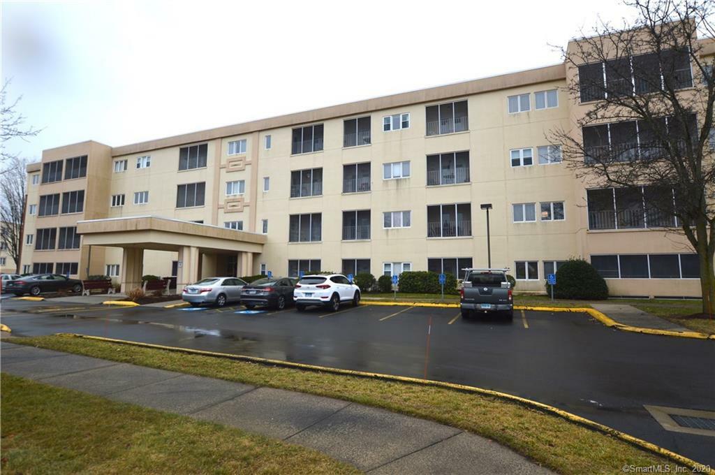 Property Photo: 75 Washington Avenue 2-404 CT 06518