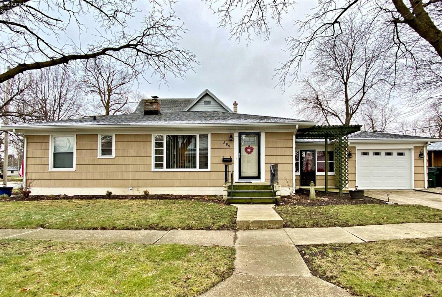 Property Photo:  389 N Sandusky Street  OH 44883 