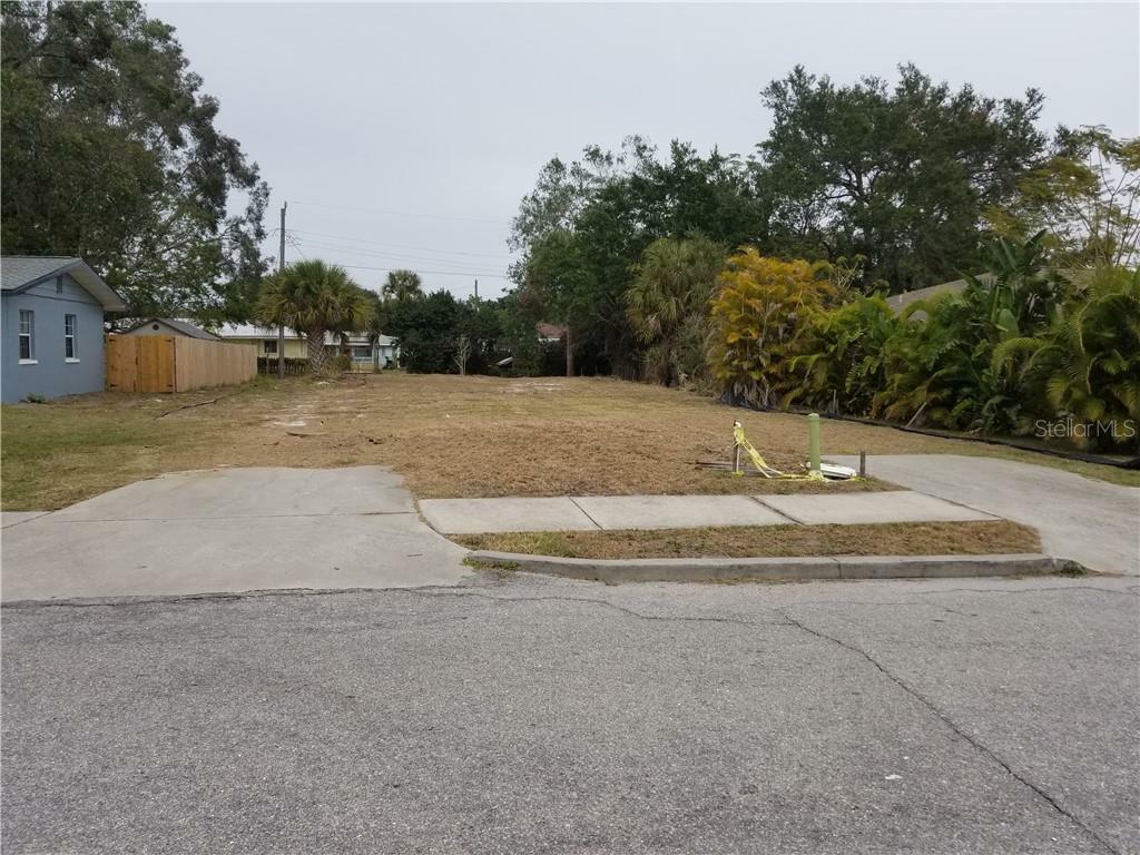 Property Photo: 2073 Grove Street FL 34239