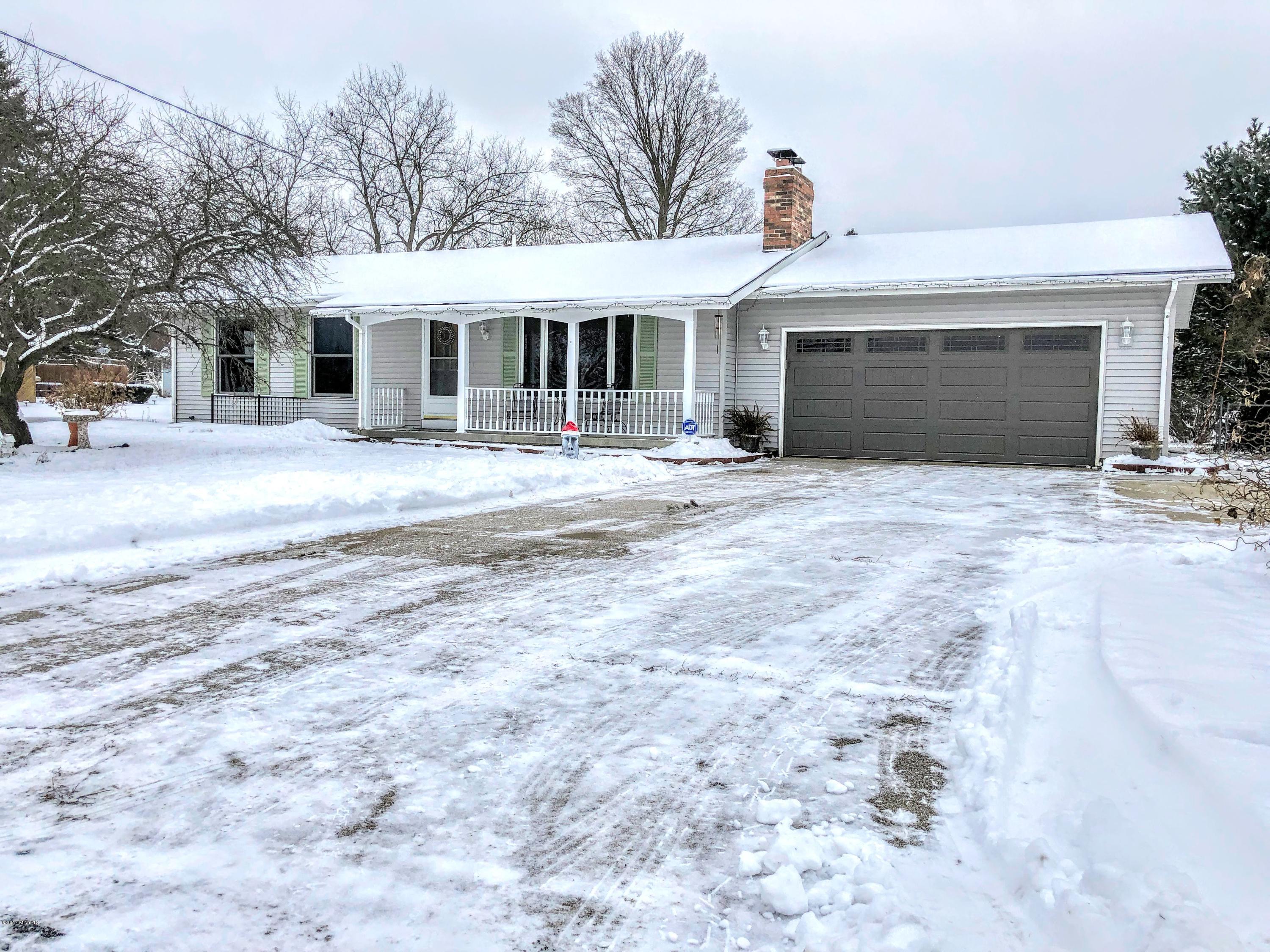 Property Photo: 20869 Ross Parkway MI 49307