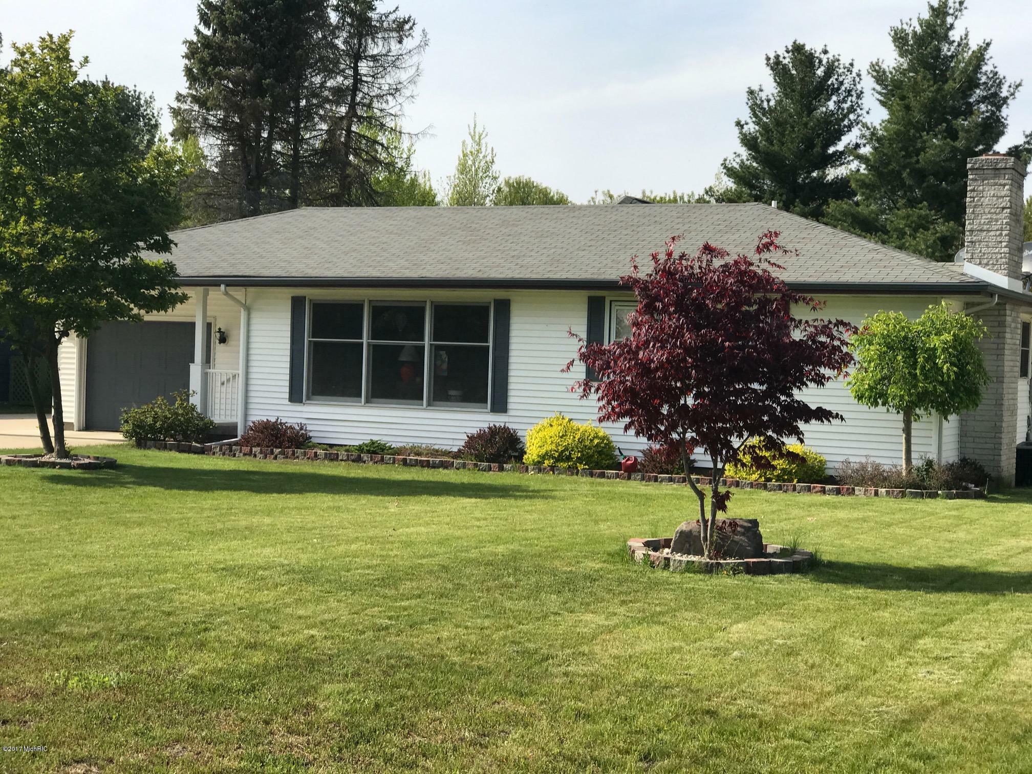 Property Photo: 16043 Robrick Avenue MI 49417
