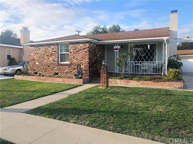 Property Photo: 1043 E Luray Street CA 90807