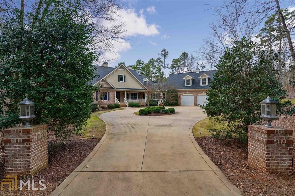 Property Photo: 1951 Linger Longer Dr GA 30642