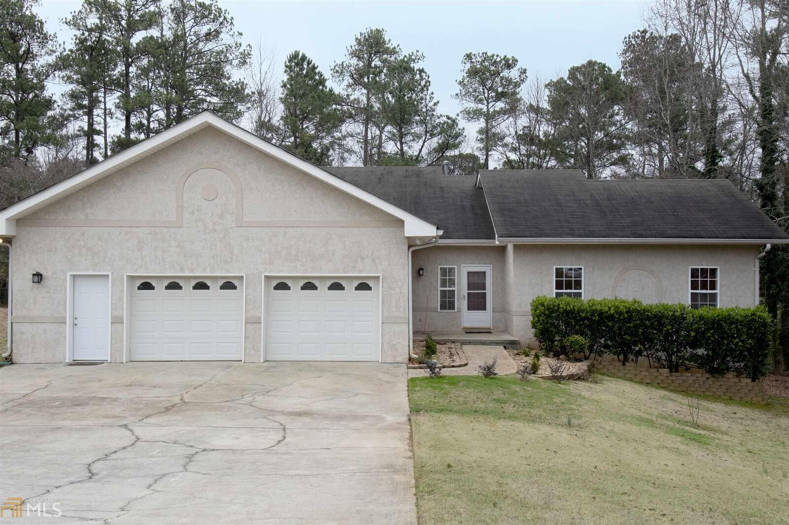 Property Photo:  8993 Dornoch Circle  GA 30187 