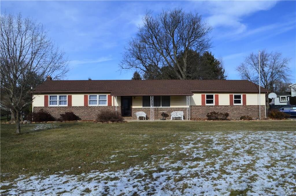 Property Photo:  303 Eden Court  PA 18014 