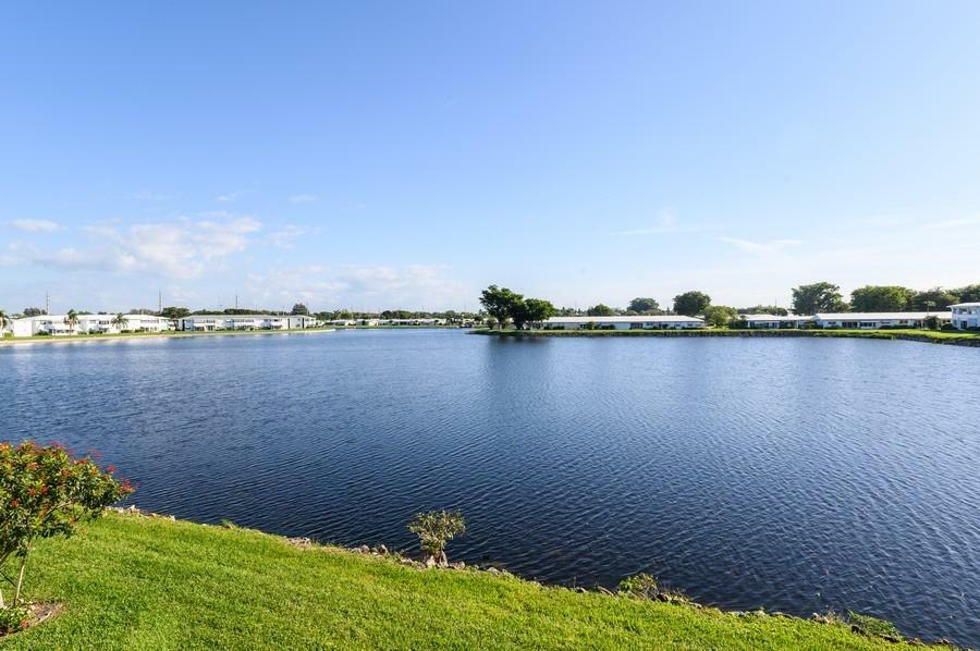 Property Photo: 1118 Lake Terrace Terrace 210 H FL 33426