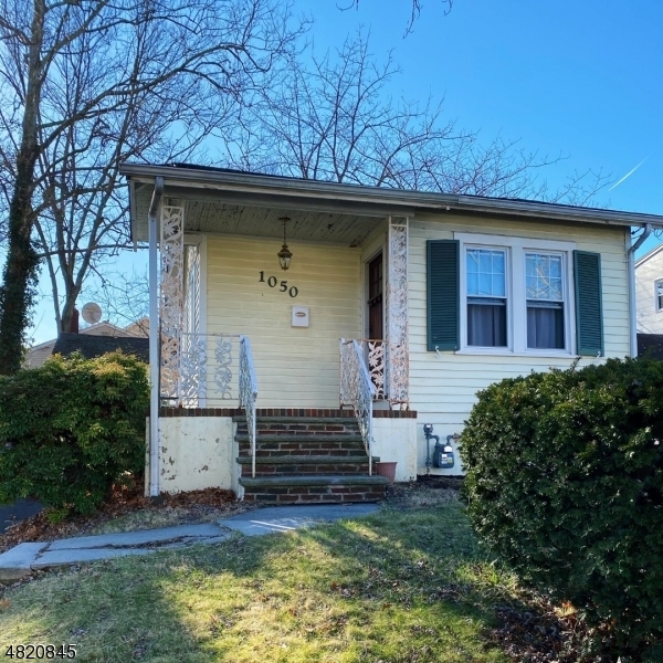 Property Photo:  1050 Hetfield Ave  NJ 07076 