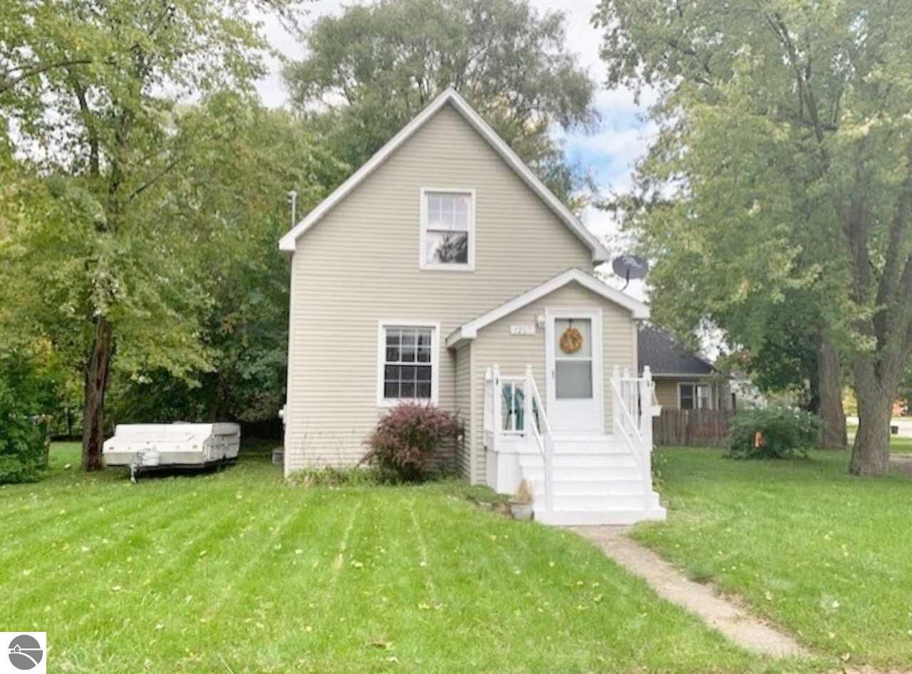 Property Photo:  1207 Michigan Avenue  MI 48801 