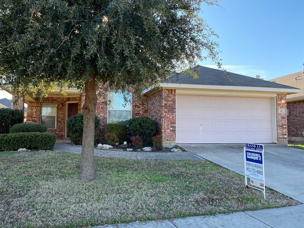 Property Photo: 307 Mulberry Drive TX 75087