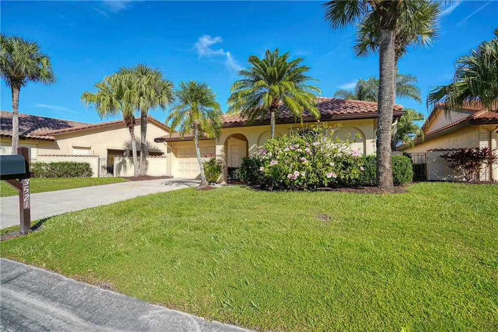 Property Photo:  3521 SW Bobalink Way  FL 34990 