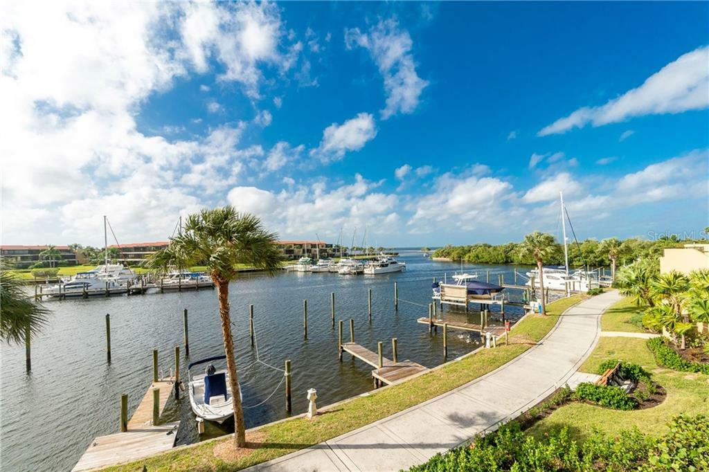 Property Photo:  3313 Sunset Key Circle 105  FL 33955 