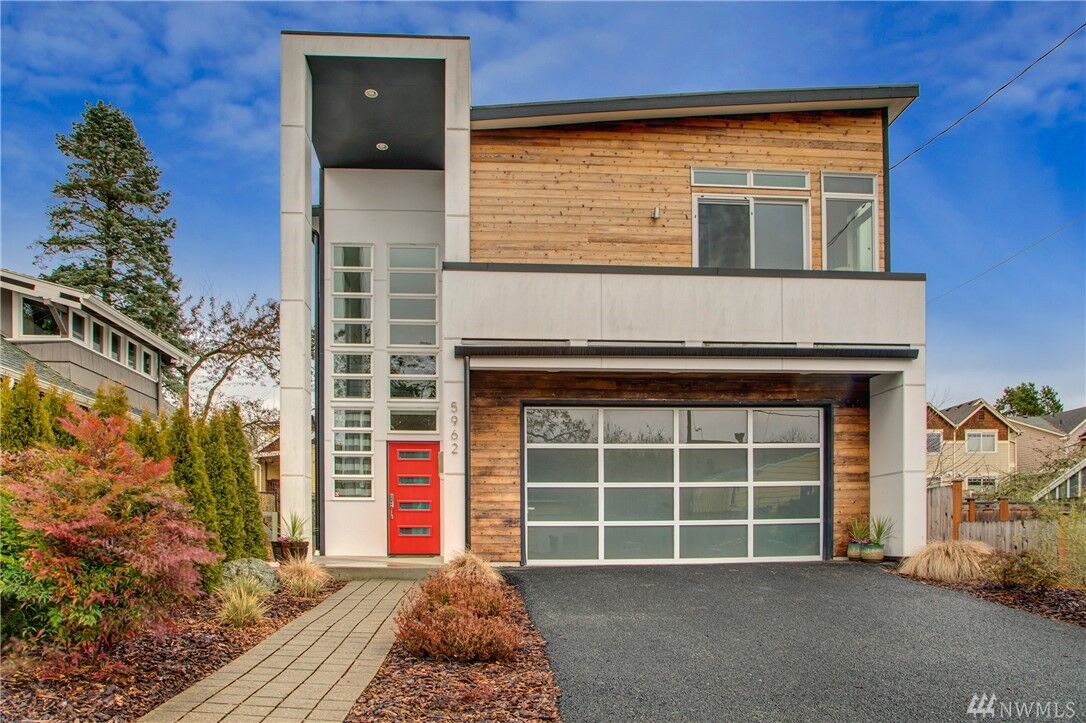 Property Photo:  5962  44th Avenue S  WA 98118 