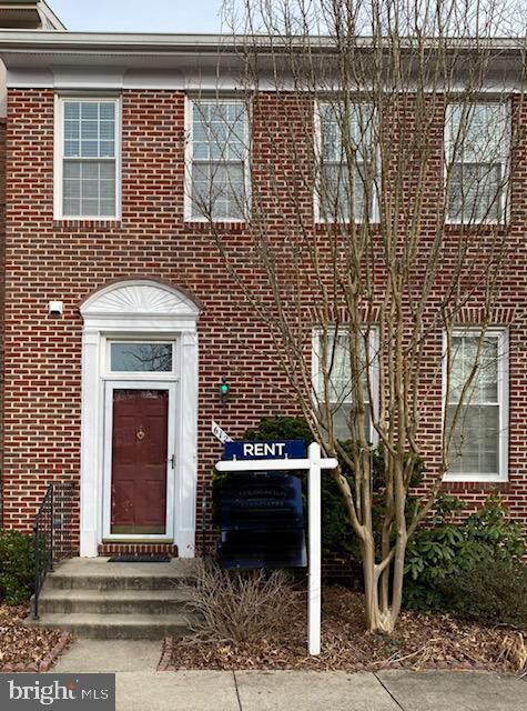 Property Photo: 6121 Donival Square VA 22315