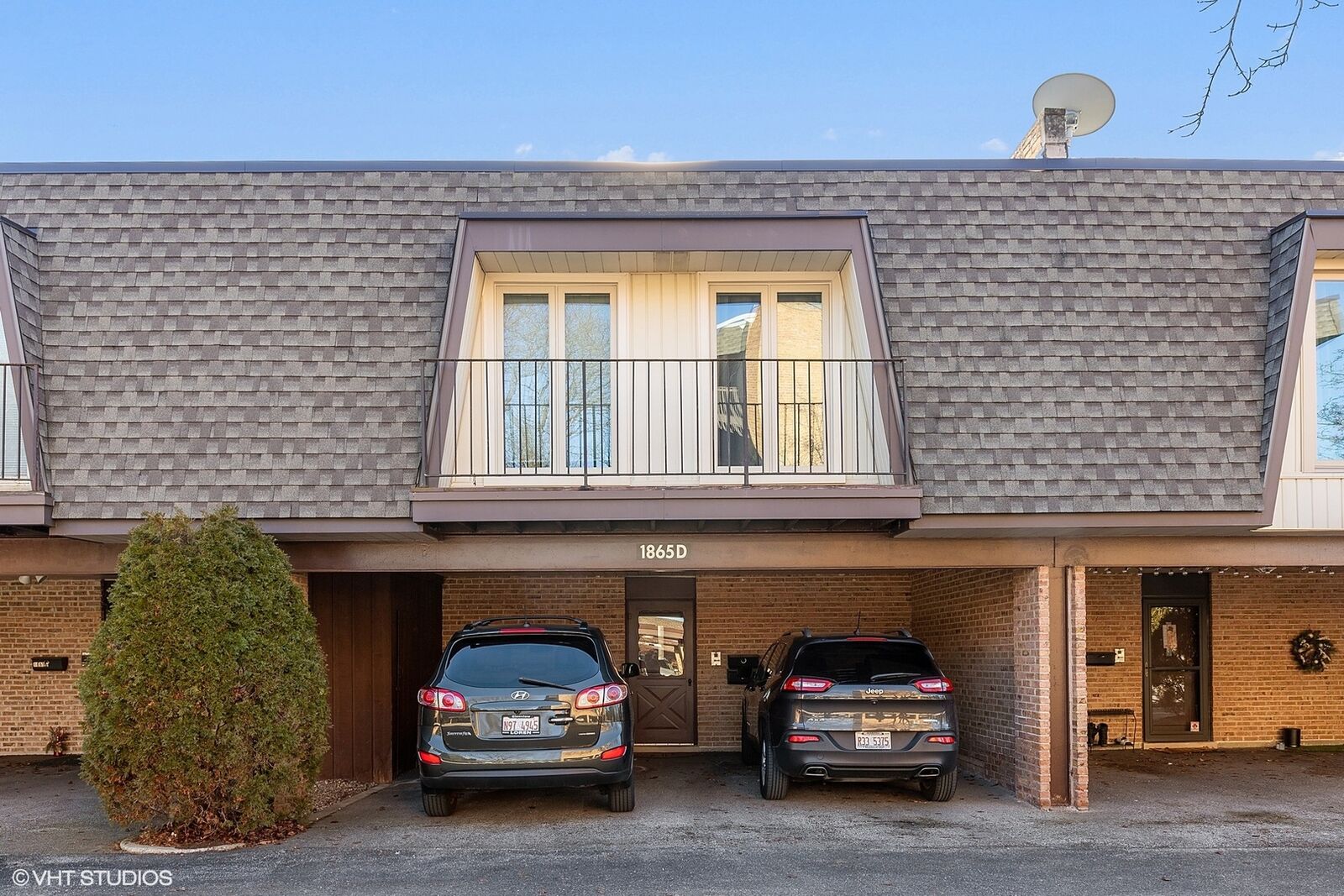 Property Photo: 1865 Tanglewood Drive D IL 60025