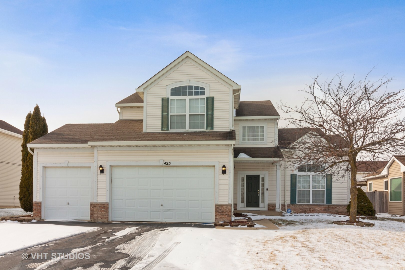 Property Photo:  425 Foxborough Trail  IL 60440 