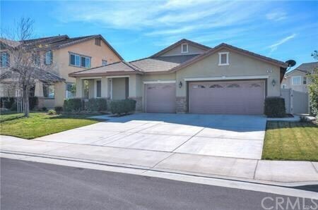 Property Photo:  853 Volande Court  CA 92571 