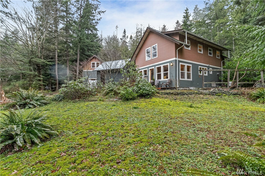 Property Photo:  467 Cove Rd  WA 98229 