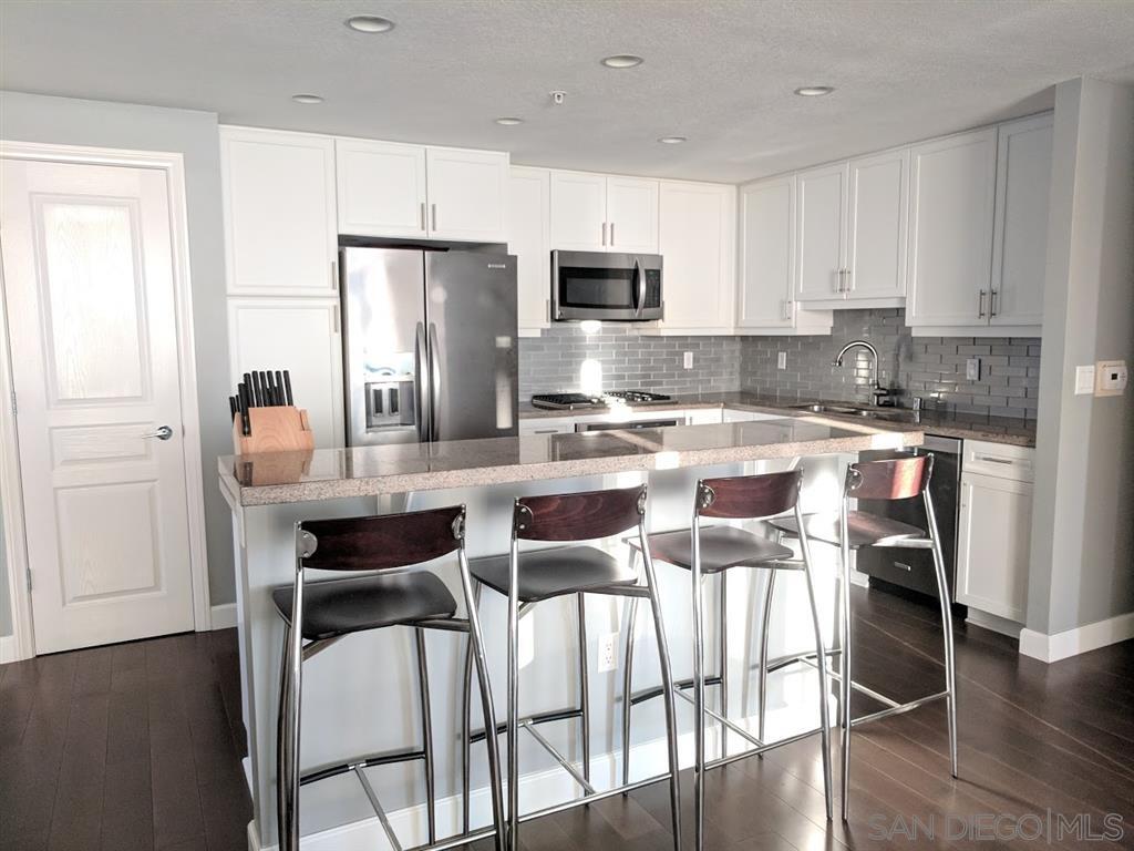 Property Photo: 555 Front St 605 CA 92101