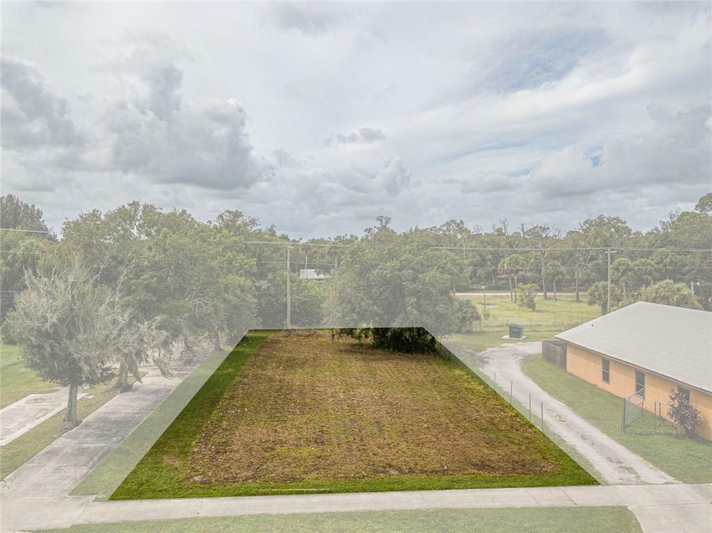 Property Photo:  118 N Broadway Street  FL 32948 