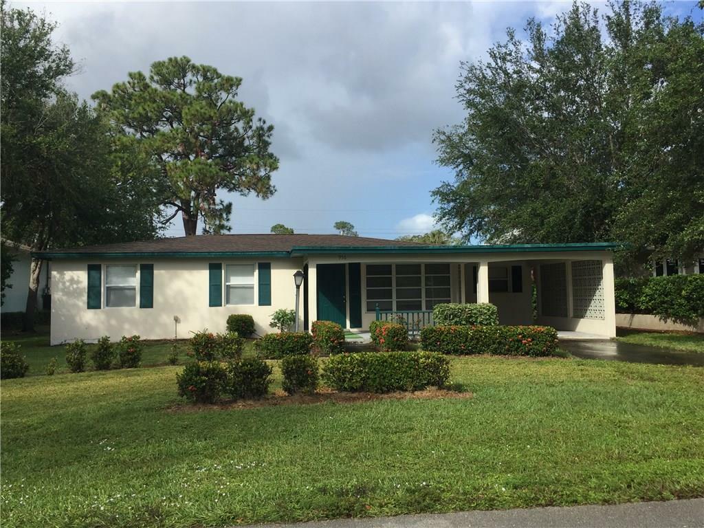Property Photo: 956 16th Place FL 32960