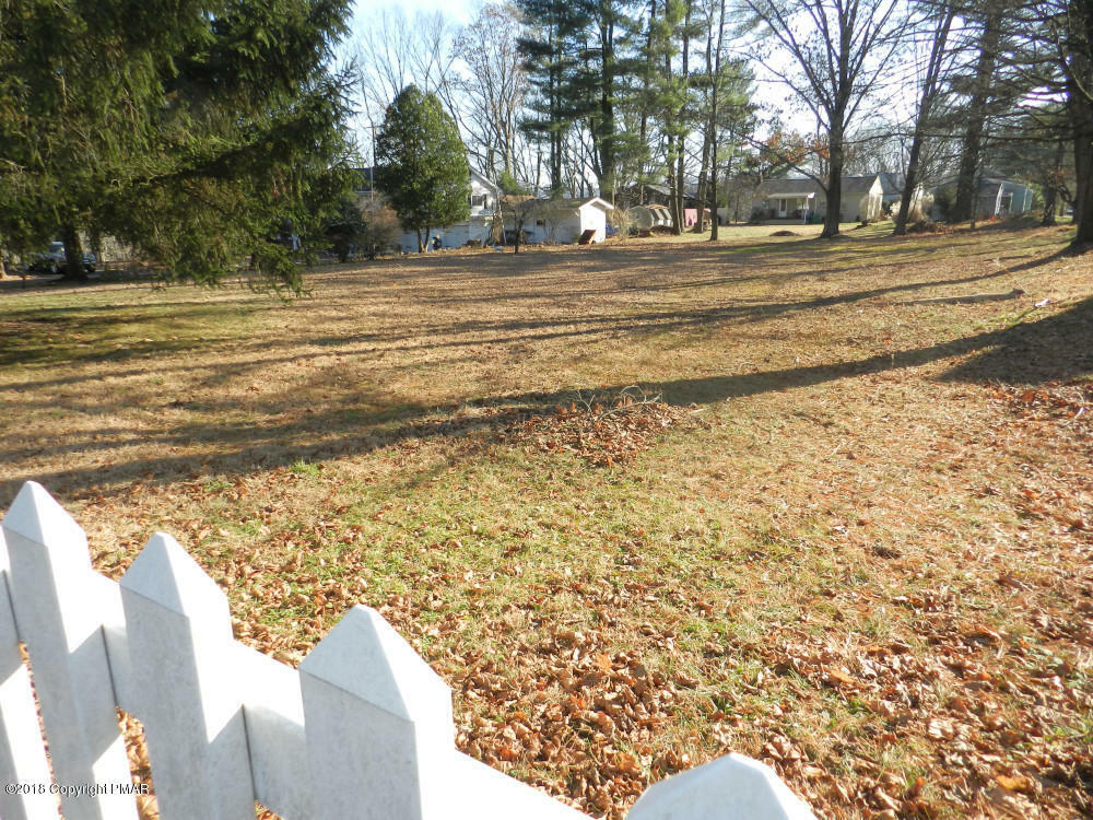 Property Photo:  7 Lupine (Aka Pine Ave) Ave  PA 18360 