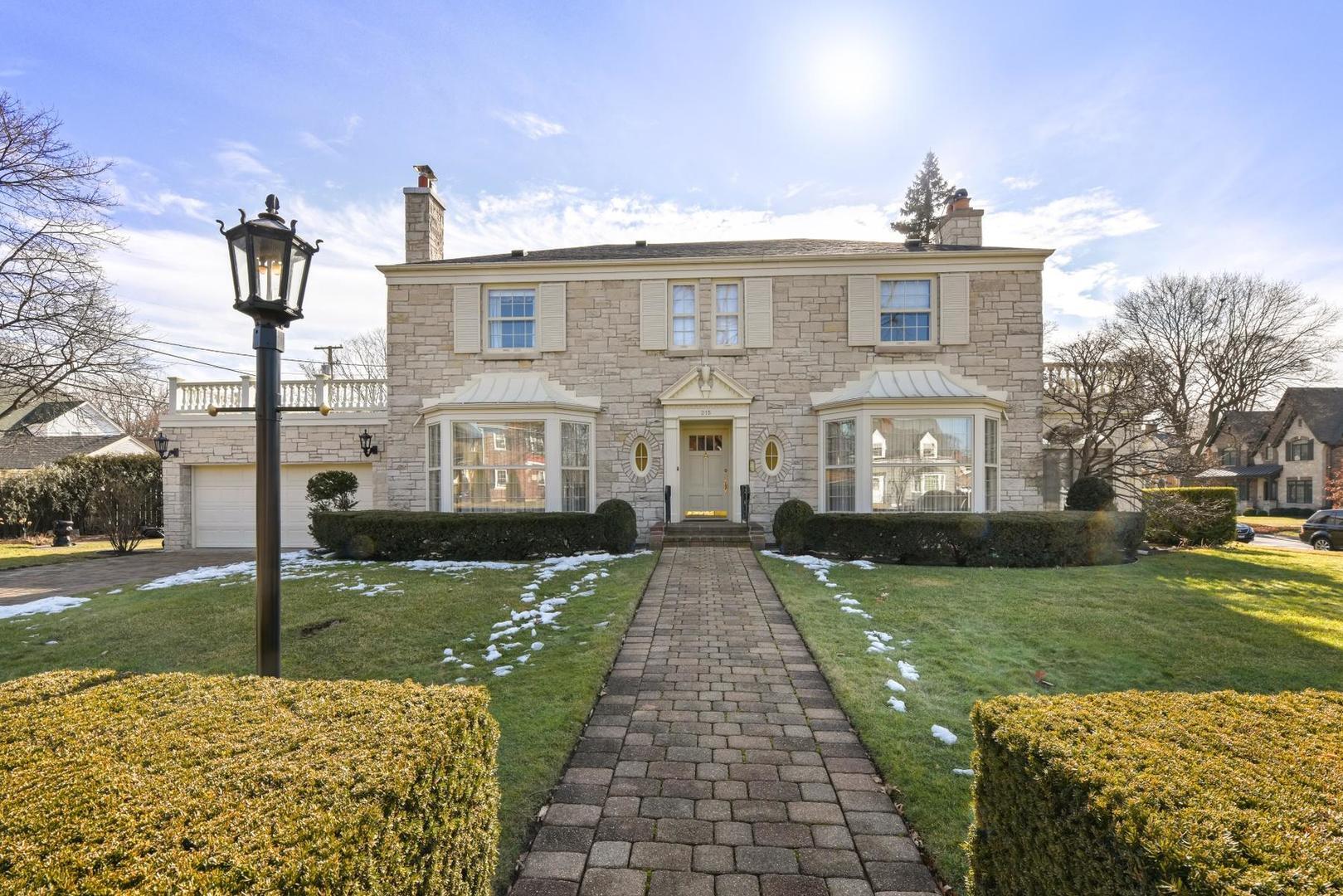 Property Photo: 215 Albion Avenue IL 60068
